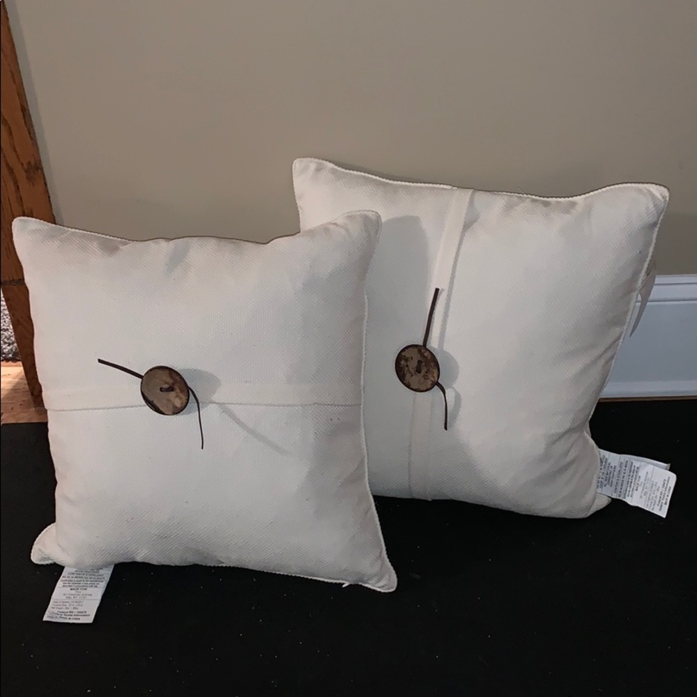 NWT Set of Accent Pillow